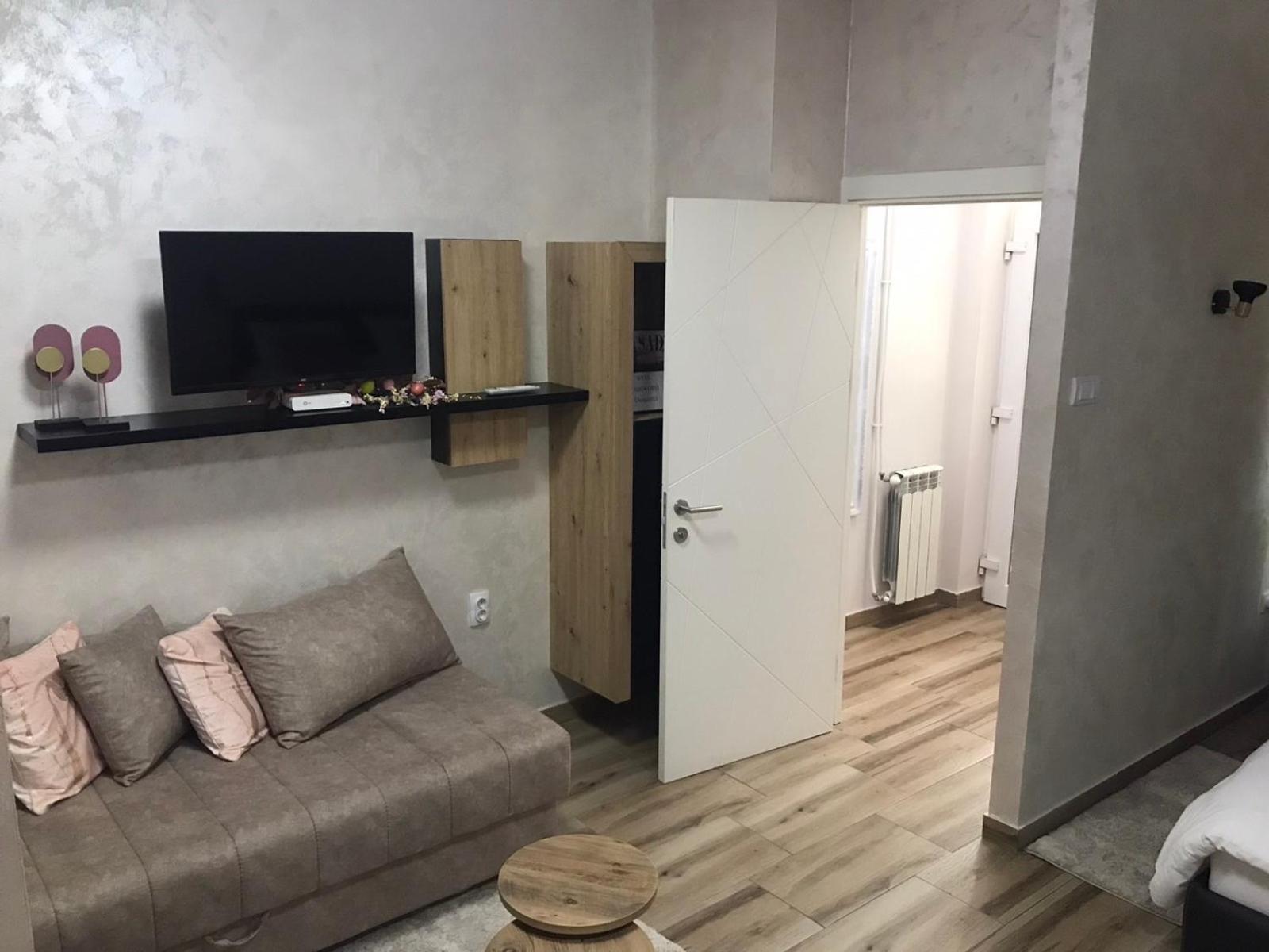 Apartments Dunja Novi Sad Bagian luar foto